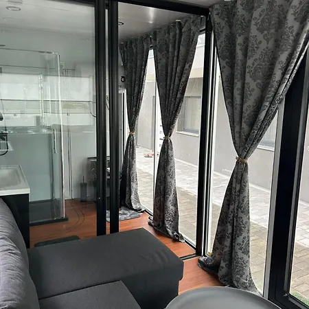 Mobile House Rest Area 아파트 *