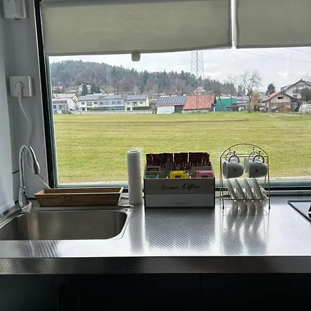 Mobile House Rest Area アパート